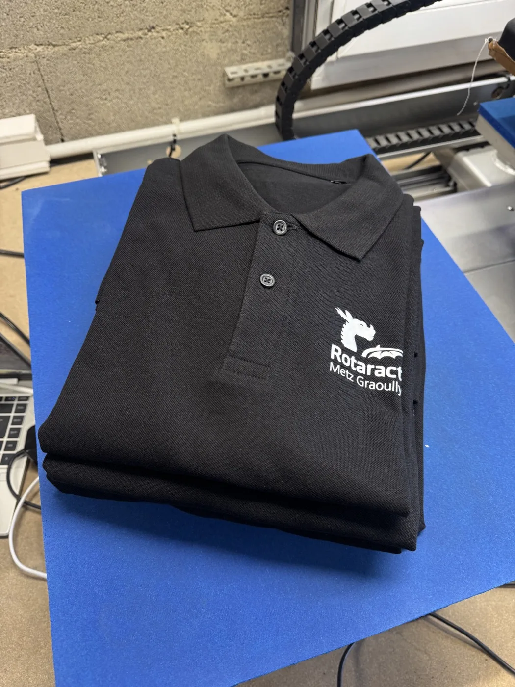 Vêtements en impression DTF marqués — réalisation OCT-PRO